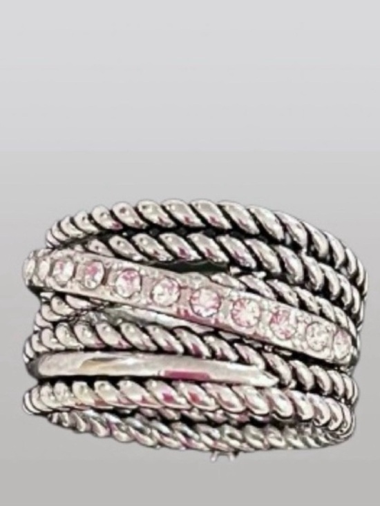 I.N.C. International Concepts Textured Pavé Crossover Ring. Size: 6 - Picture 4 of 7